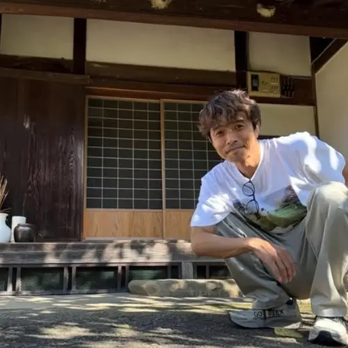 井ノ原快彦の年収の真実！V6時代から社長就任までの驚きの推移